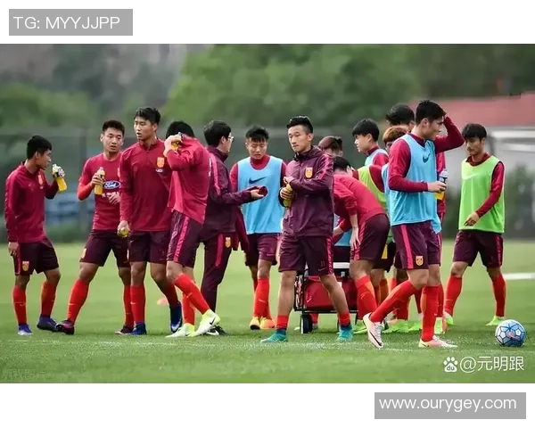 十年前的足球明星们如今何在他们的辉煌与遗憾交织的故事